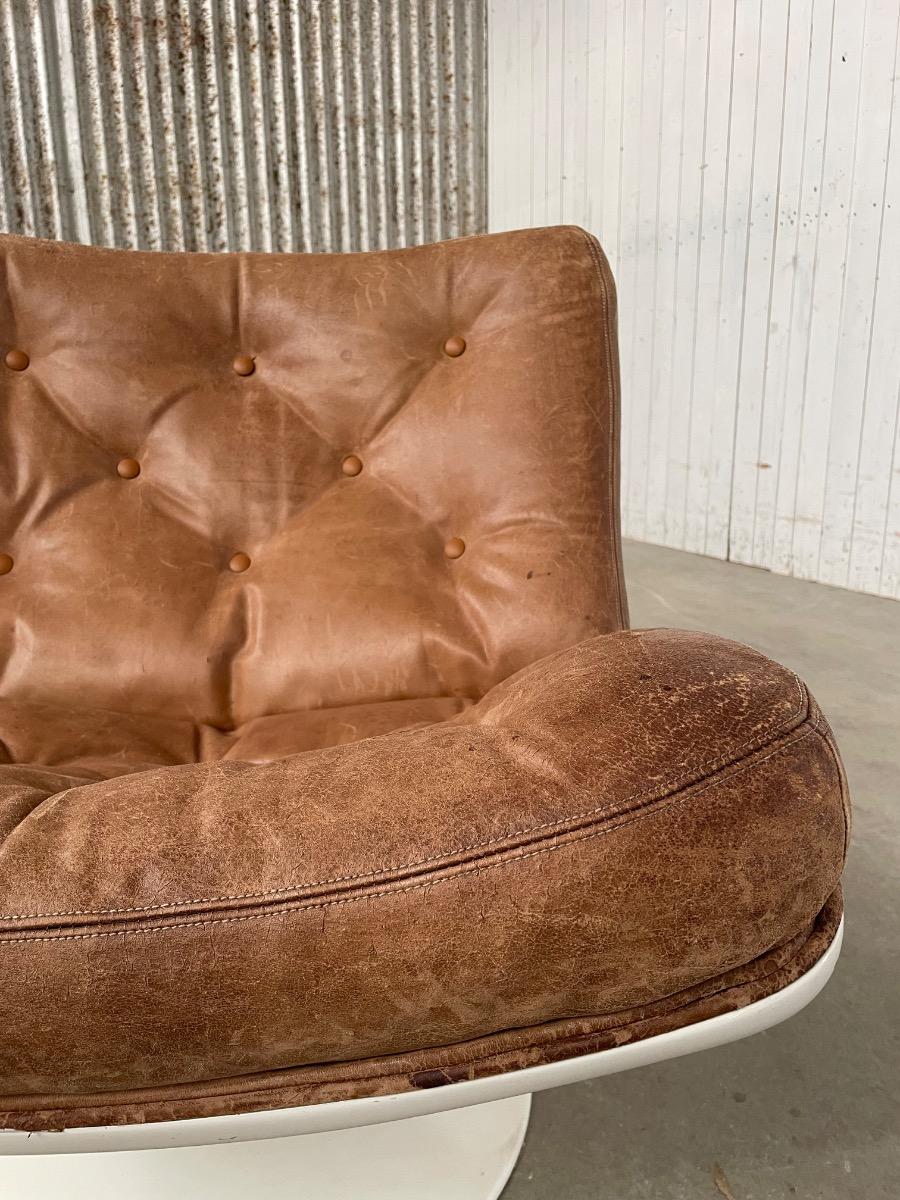 Artifort F976 Loungechair by Geoffrey Harcourt, Original brown leather 1960