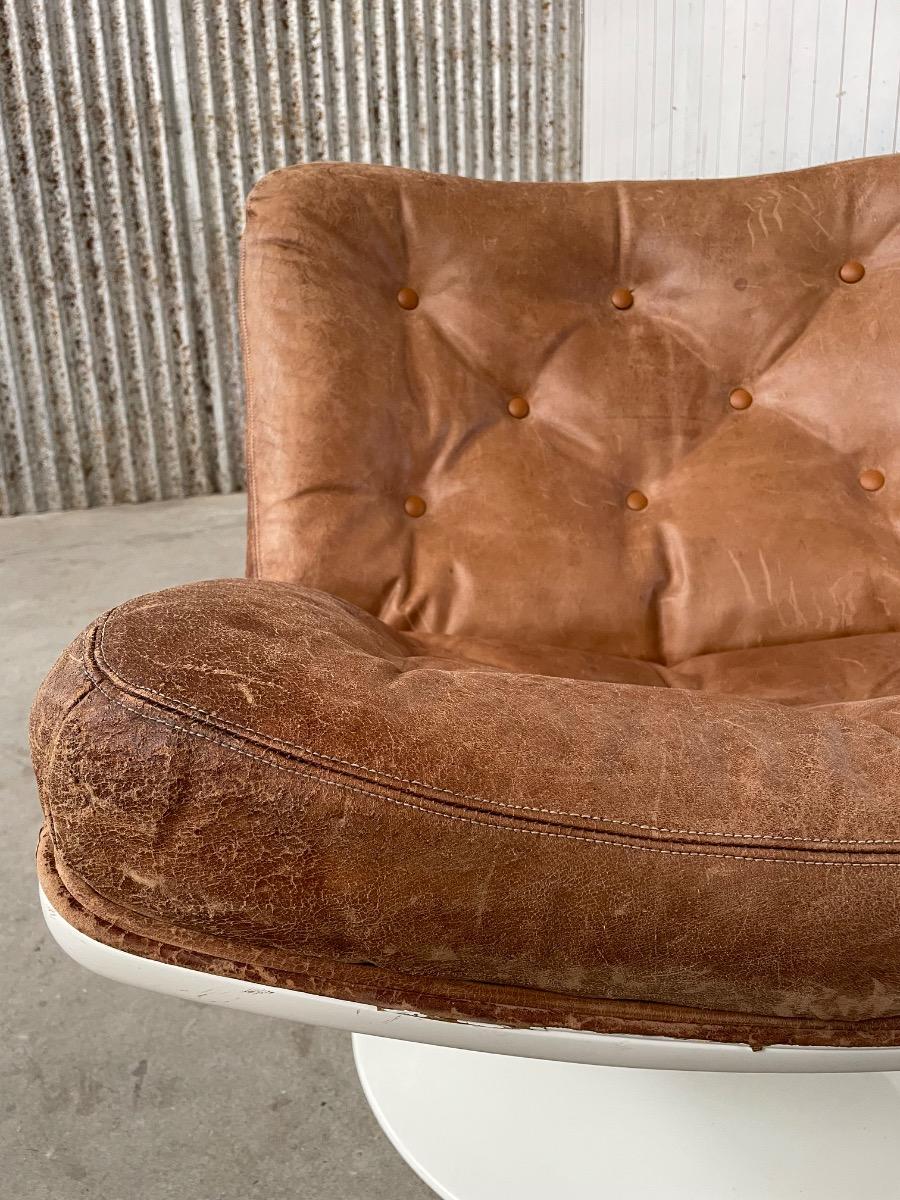 Artifort F976 Loungechair by Geoffrey Harcourt, Original brown leather 1960