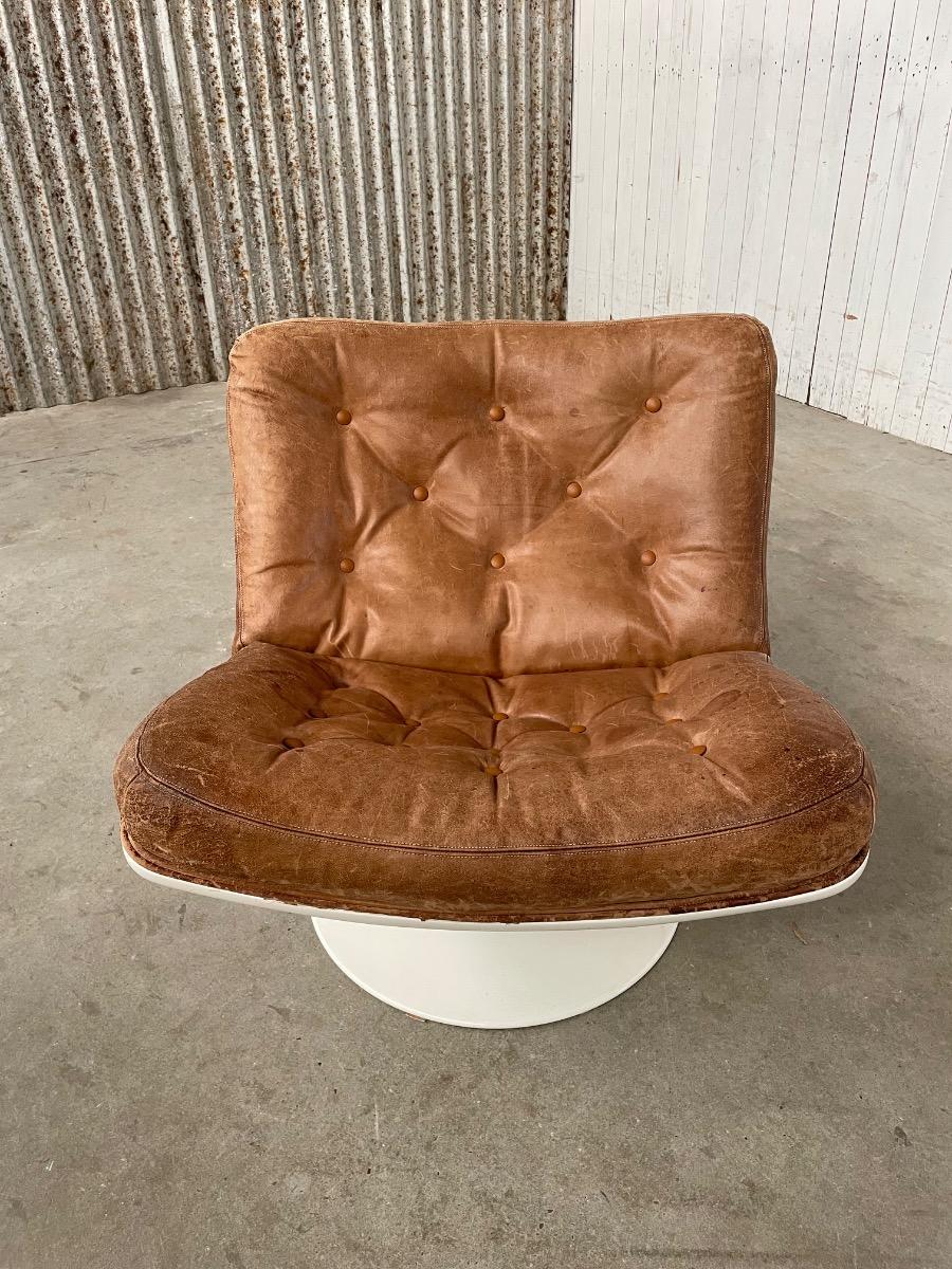 Artifort F976 Loungechair by Geoffrey Harcourt, Original brown leather 1960