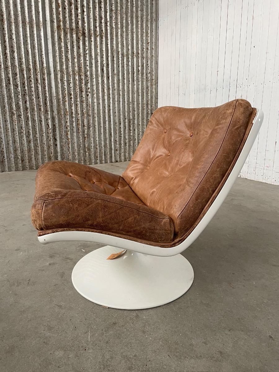 Artifort F976 Loungechair by Geoffrey Harcourt, Original brown leather 1960