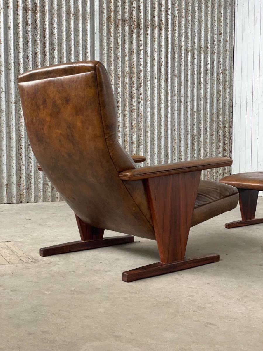 Brazilian Rosewood loungechair with ottoman in brown leather, 1950s