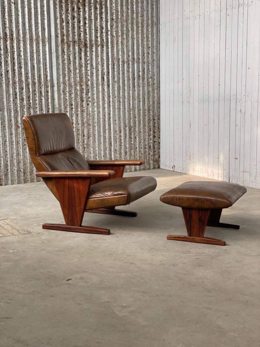 Brazilian Rosewood loungechair with ottoman in brown leather, 1950s