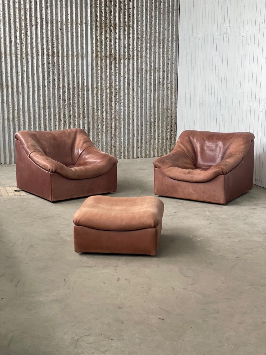 De Sede DS-46 Pair Clubchairs & Ottoman Switzerland brown buffalo leather, 1970