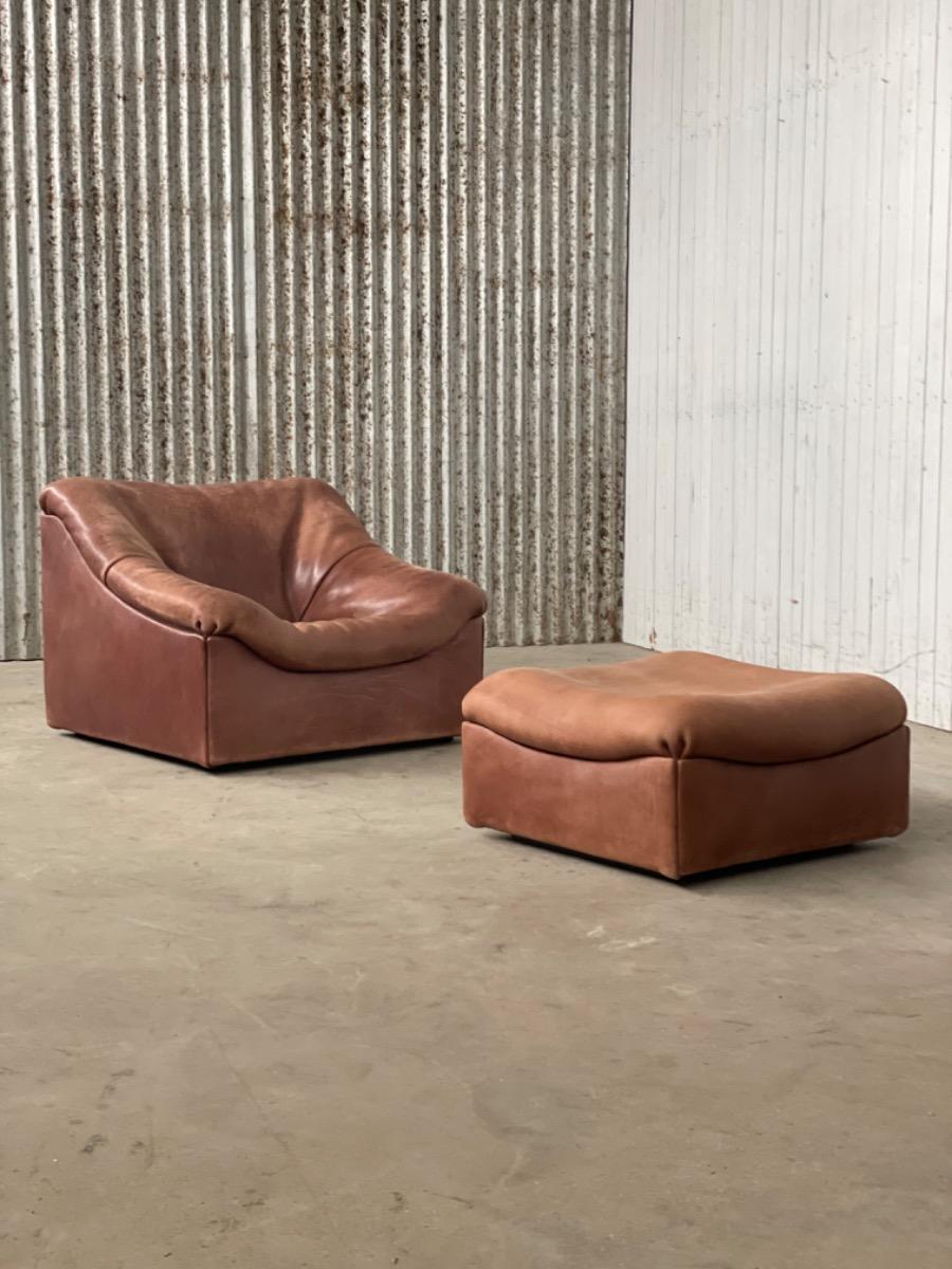 De Sede DS-46 Pair Clubchairs & Ottoman Switzerland brown buffalo leather, 1970