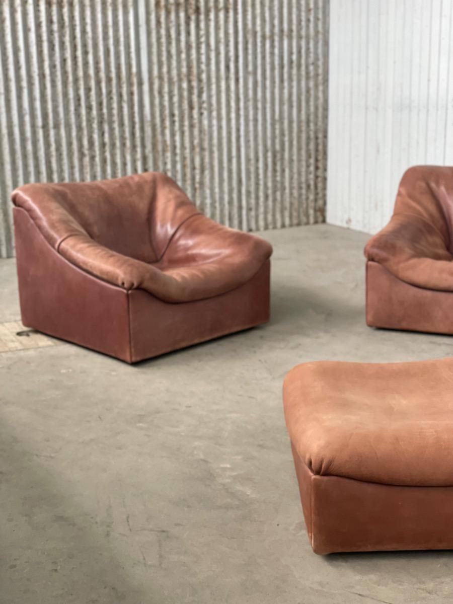 De Sede DS-46 Pair Clubchairs & Ottoman Switzerland brown buffalo leather, 1970