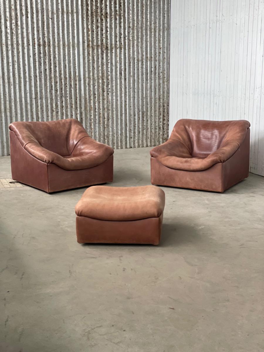 De Sede DS-46 Pair Clubchairs & Ottoman Switzerland brown buffalo leather, 1970