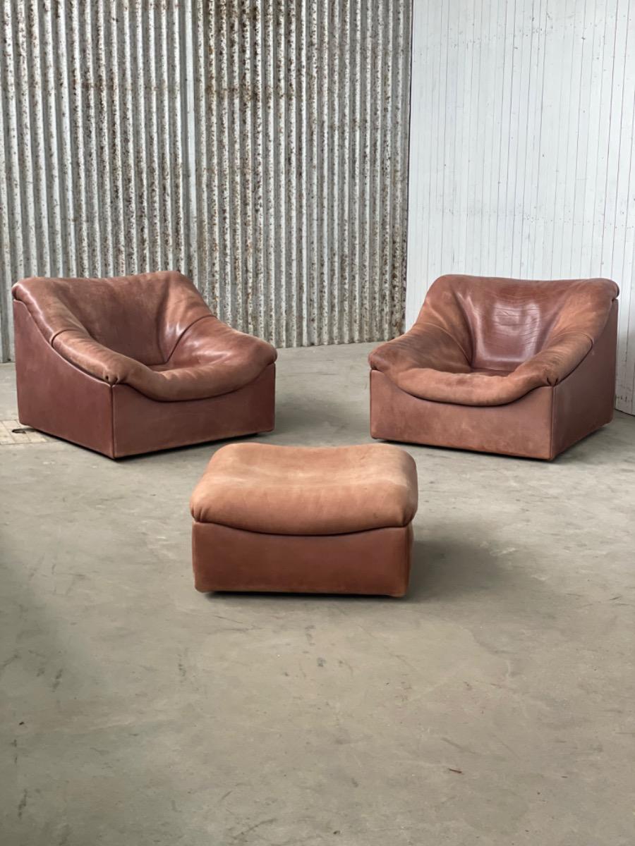 De Sede DS-46 Pair Clubchairs & Ottoman Switzerland brown buffalo leather, 1970